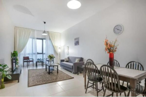 HUGE 3 Bedroom Apartment Beach Front (City View)